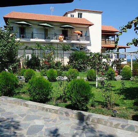 Harilaos Beach Plaka Exterior foto